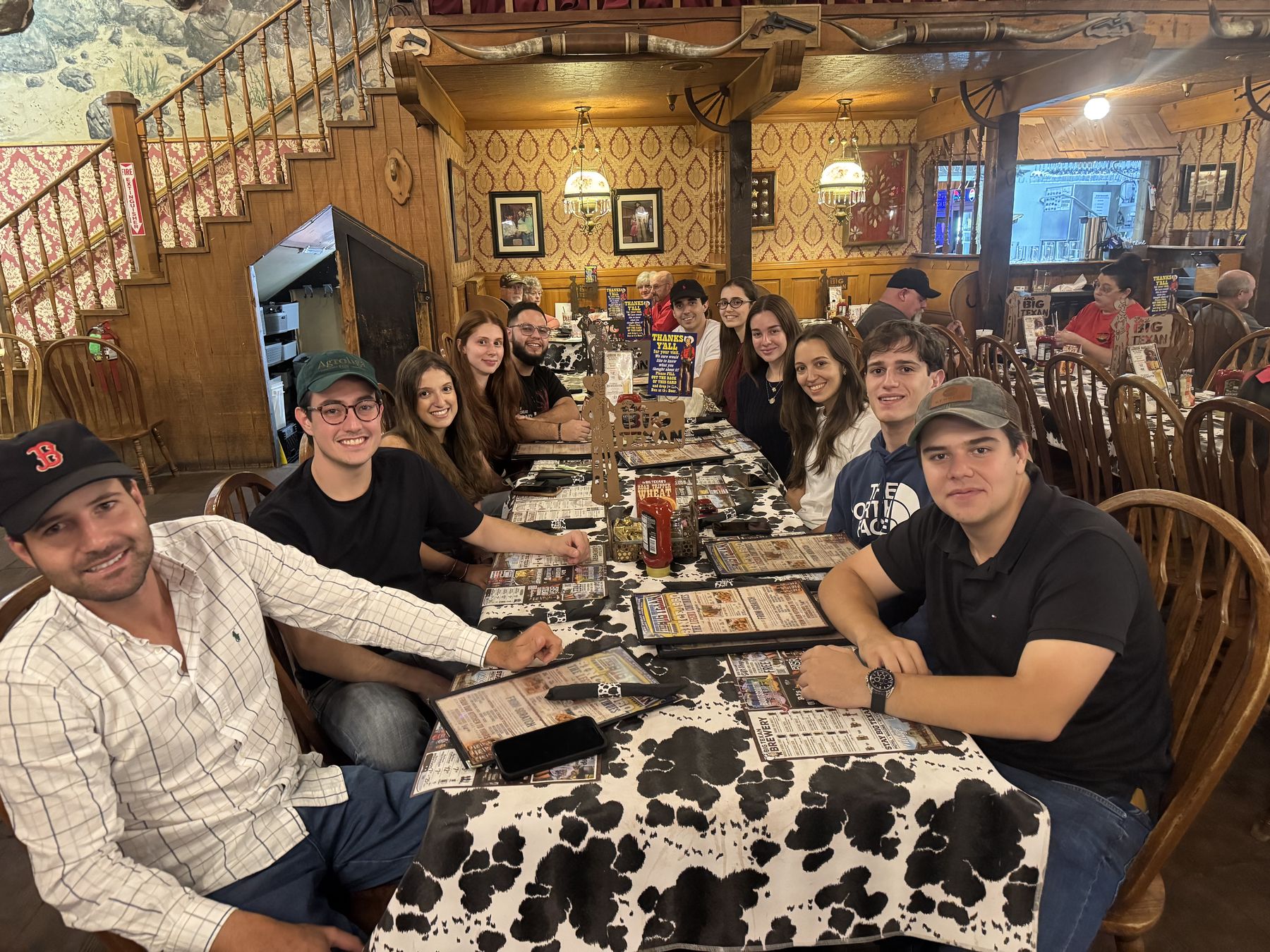 Turma de 2026 numa steakhouse em Amarillo